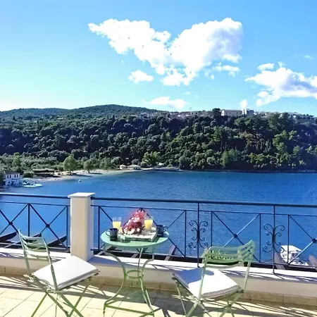 Argiri - Seafront Luxury Villa, P-pool, Seaviews, Walk To 빌라 메가니시