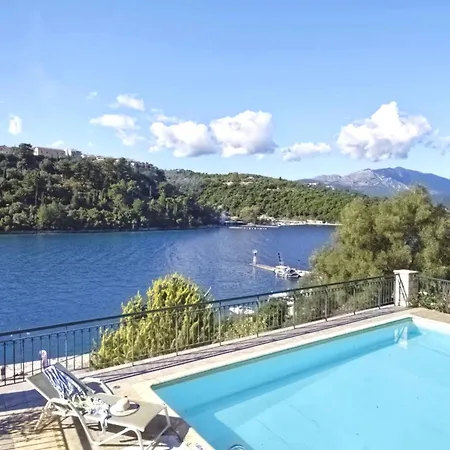 Vilă Argiri - Seafront Luxury Villa, P-pool, Seaviews, Walk To *