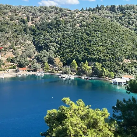 Argiri Meganisi - Seafront Luxury Villa, P-pool, Seaviews, Walk To Vilă Spartokhórion