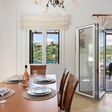 Argiri Meganisi - Seafront Luxury Villa, P-pool, Seaviews, Walk To