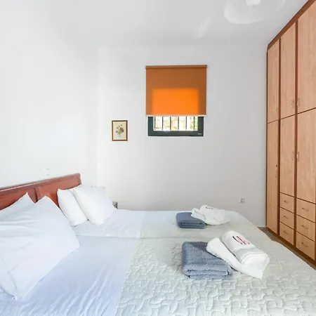 Vilă Argiri Meganisi - Seafront Luxury Villa, P-pool, Seaviews, Walk To