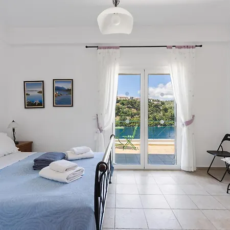 Vilă Argiri Meganisi - Seafront Luxury Villa, P-pool, Seaviews, Walk To Spartokhórion
