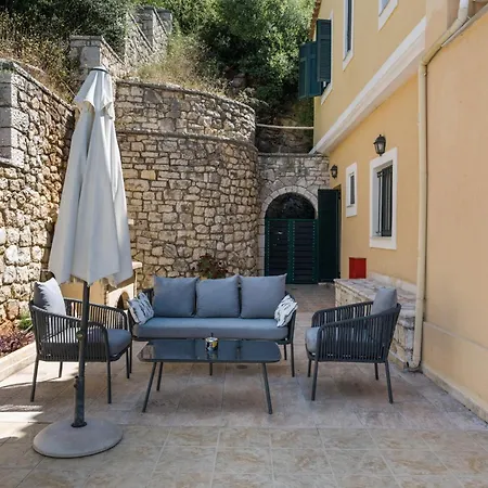 Vilă Argiri Meganisi - Seafront Luxury Villa, P-pool, Seaviews, Walk To Spartokhórion