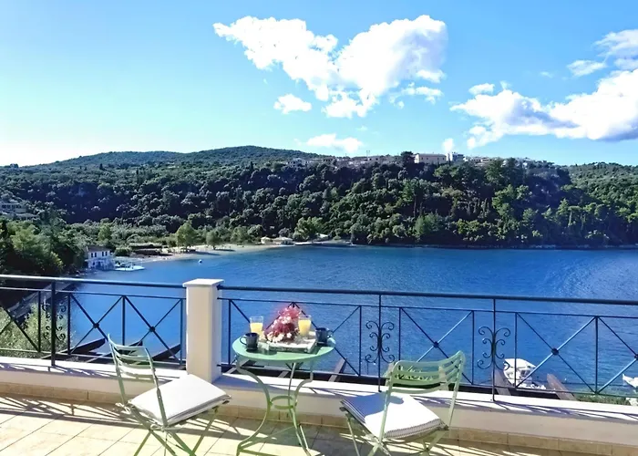 Argiri - Seafront Luxury Villa, P-pool, Seaviews, Walk To * 메가니시